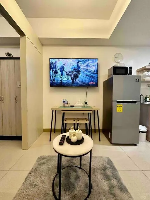 1 Bedroom South Residences Sm Southmall Netflix / Alexa Manille