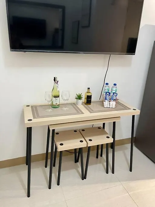 Apartment 1 Bedroom South Residences Sm Southmall Netflix / Alexa Manila